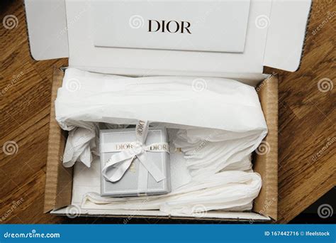 dior gift boxes free shipping.